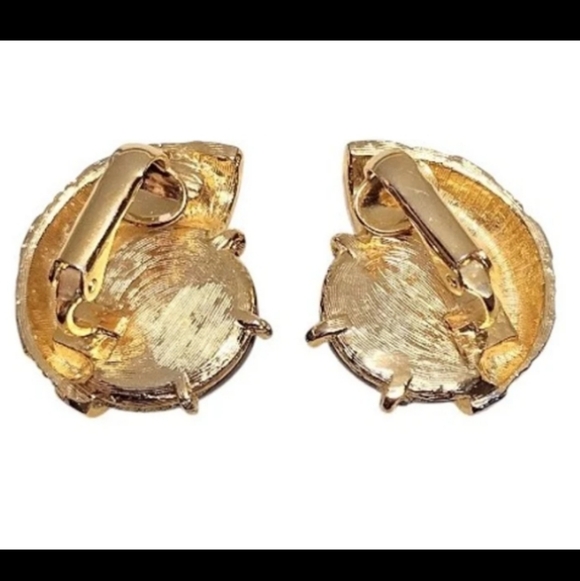 Vintage 60s Hattie Carnegie Rhinestone Nautilis Shell Snail Clip Earrings - Picture 6 of 9